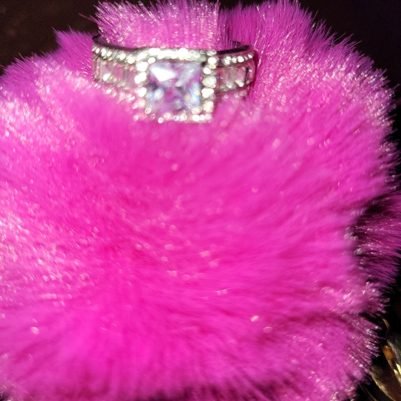 Square shape fashion crystal ring - Picture 2 of 4